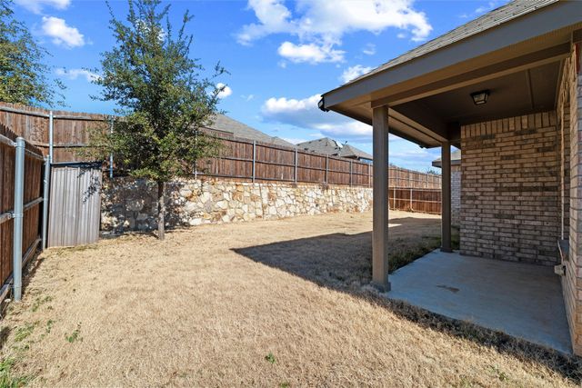 104 Cadyn Drive, Keene, TX 76059
