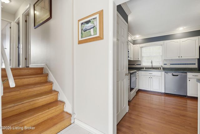 9204 Lakeridge Dr, Louisville, KY 40272