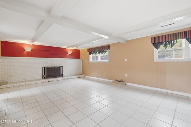 9204 Lakeridge Dr, Louisville, KY 40272