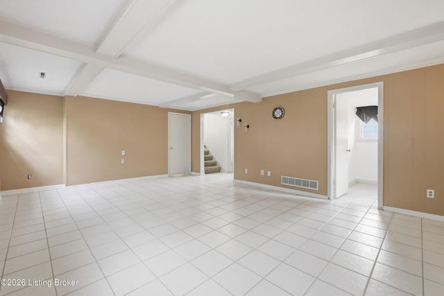 9204 Lakeridge Dr, Louisville, KY 40272