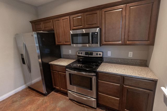 1413 PARIS RD 101, Columbia, MO 65201