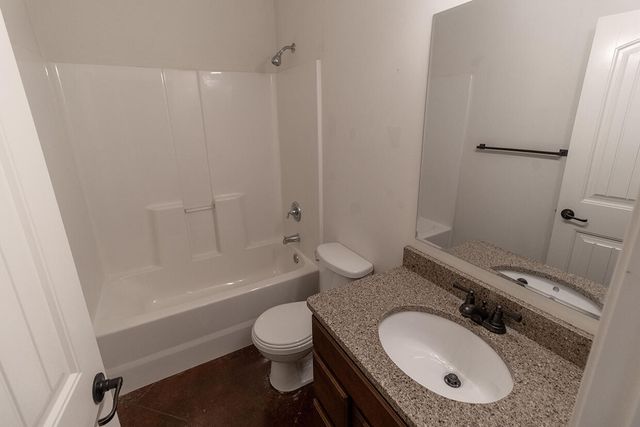 1413 PARIS RD 101, Columbia, MO 65201