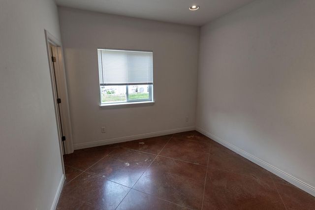 1413 PARIS RD 101, Columbia, MO 65201