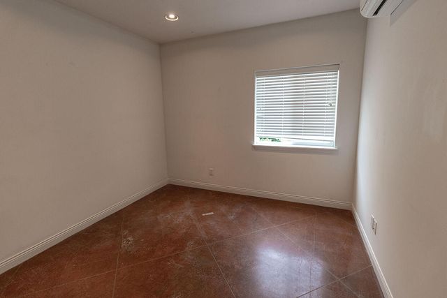 1413 PARIS RD 101, Columbia, MO 65201