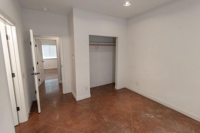 1413 PARIS RD 101, Columbia, MO 65201