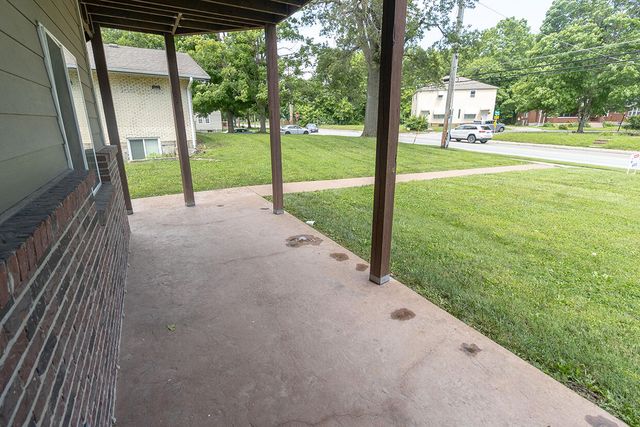 1413 PARIS RD 101, Columbia, MO 65201