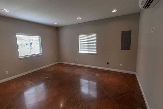 1413 PARIS RD 101, Columbia, MO 65201