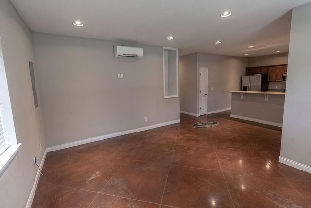 1413 PARIS RD 101, Columbia, MO 65201