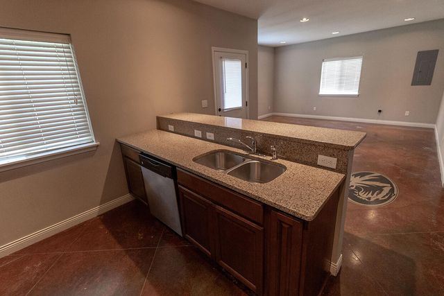 1413 PARIS RD 101, Columbia, MO 65201