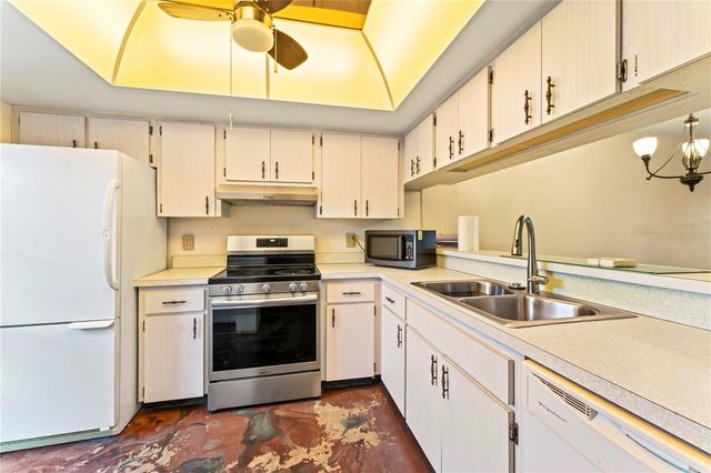 7200 ULMERTON ROAD C3, Largo, FL 33771