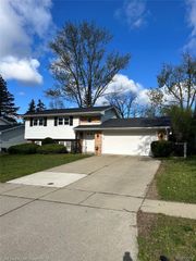 728 Jamestown Road, Auburn Hills, MI 48326