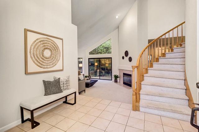 2050 Campton Cir, Gold River, CA 95670