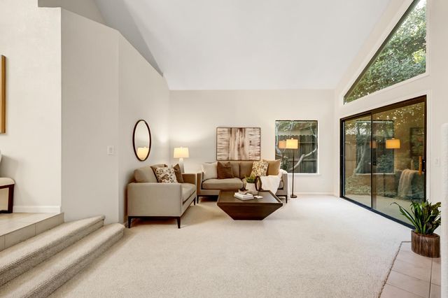 2050 Campton Cir, Gold River, CA 95670