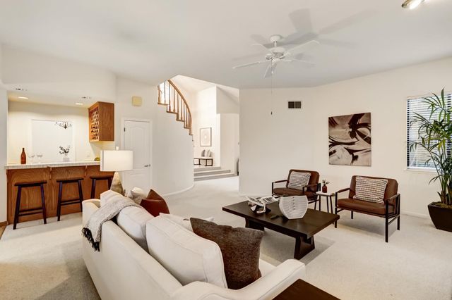 2050 Campton Cir, Gold River, CA 95670