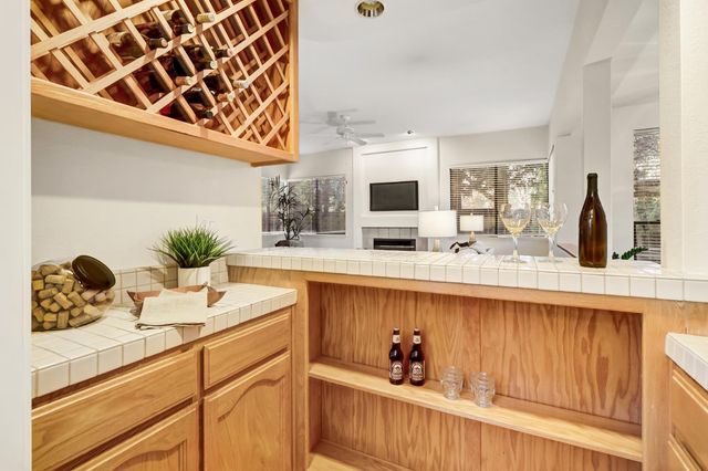 2050 Campton Cir, Gold River, CA 95670