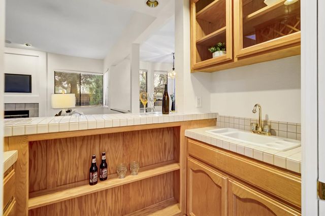 2050 Campton Cir, Gold River, CA 95670