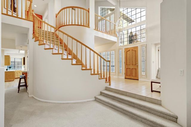 2050 Campton Cir, Gold River, CA 95670