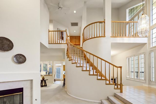 2050 Campton Cir, Gold River, CA 95670