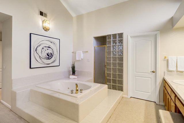 2050 Campton Cir, Gold River, CA 95670