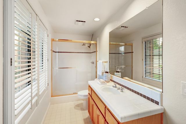 2050 Campton Cir, Gold River, CA 95670