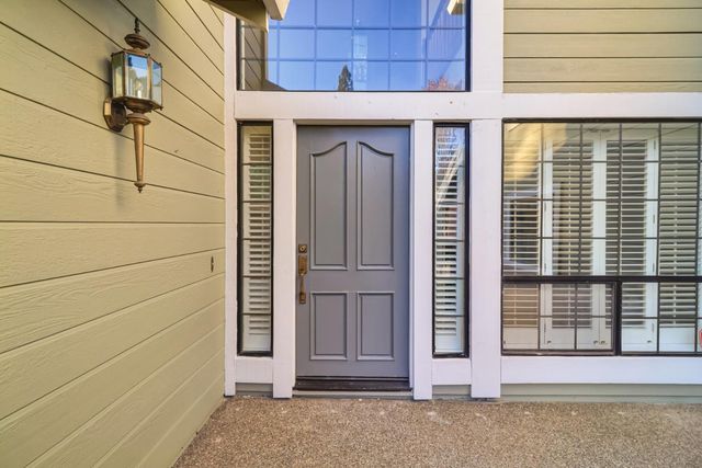 2050 Campton Cir, Gold River, CA 95670