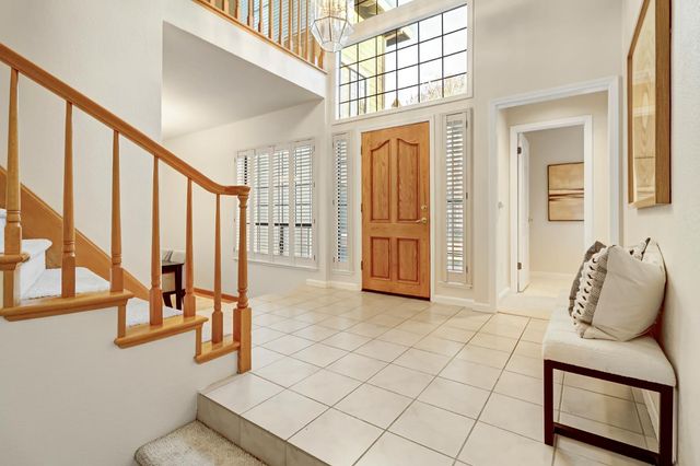 2050 Campton Cir, Gold River, CA 95670