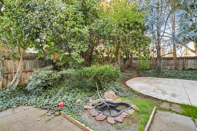 2050 Campton Cir, Gold River, CA 95670