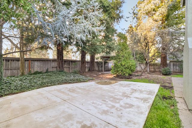 2050 Campton Cir, Gold River, CA 95670
