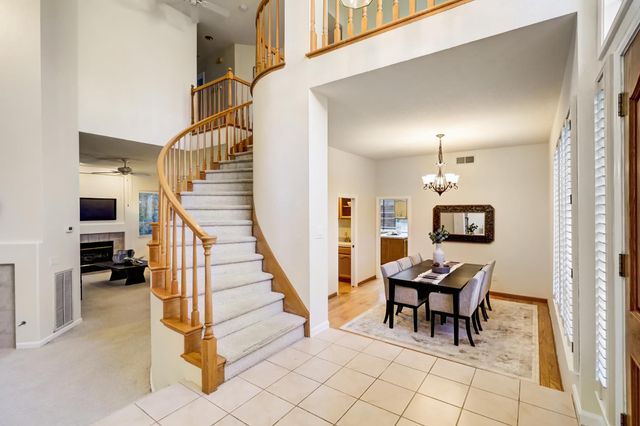 2050 Campton Cir, Gold River, CA 95670