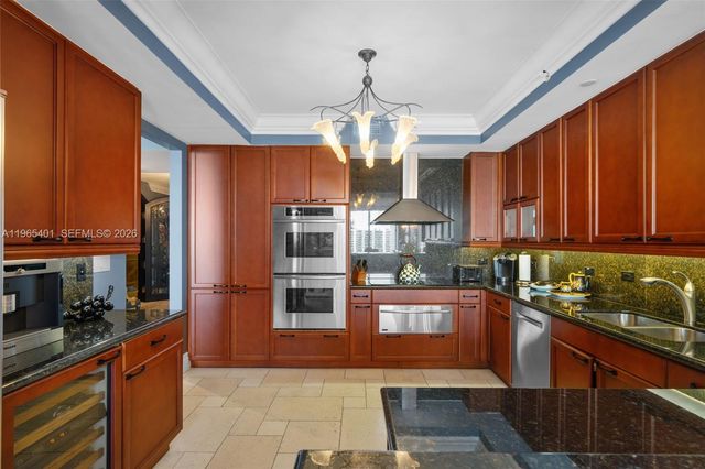 3201 NE 183rd St 1505, Aventura, FL 33160