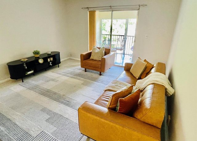257 S Cypress Road 443, Pompano Beach, FL 33060