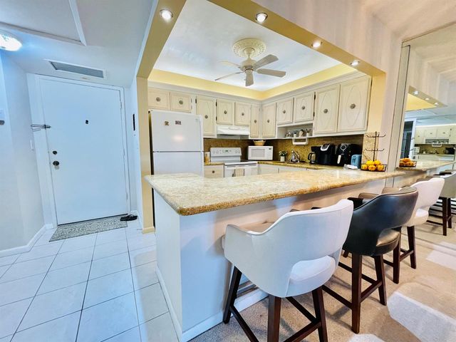 257 S Cypress Road 443, Pompano Beach, FL 33060