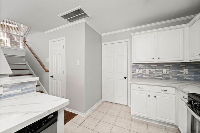 26 Musgrove Place, The Woodlands, TX 77382