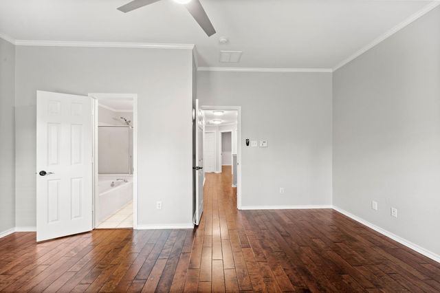 26 Musgrove Place, The Woodlands, TX 77382