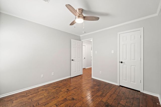 26 Musgrove Place, The Woodlands, TX 77382