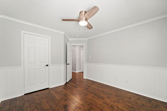 26 Musgrove Place, The Woodlands, TX 77382