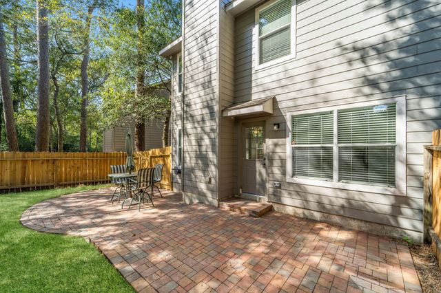26 Musgrove Place, The Woodlands, TX 77382