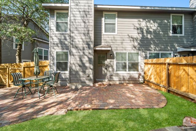 26 Musgrove Place, The Woodlands, TX 77382