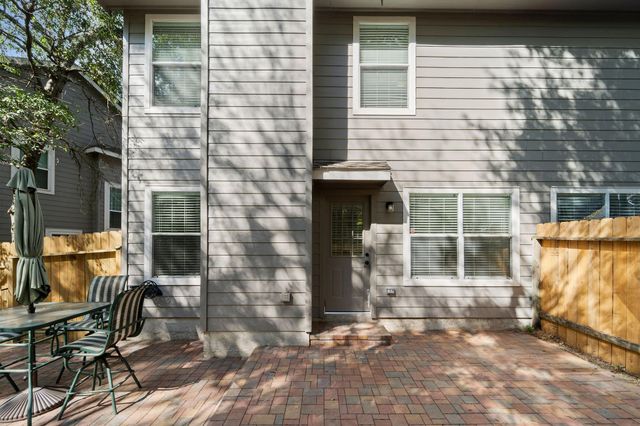 26 Musgrove Place, The Woodlands, TX 77382