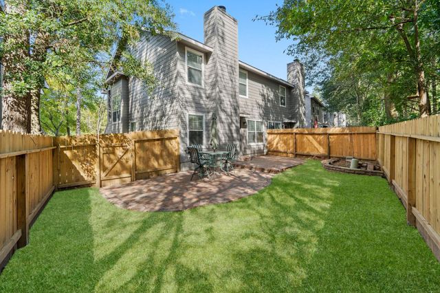 26 Musgrove Place, The Woodlands, TX 77382