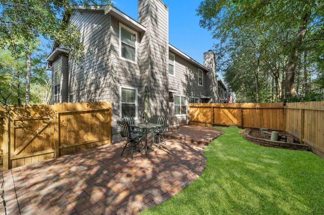 26 Musgrove Place, The Woodlands, TX 77382