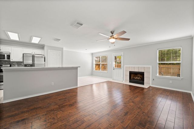 26 Musgrove Place, The Woodlands, TX 77382