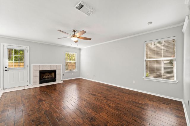 26 Musgrove Place, The Woodlands, TX 77382