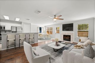 26 Musgrove Place, The Woodlands, TX 77382