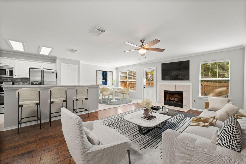 26 Musgrove Place, The Woodlands, TX 77382
