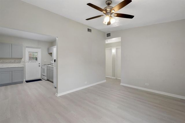 2201 NW 166th St, Miami Gardens, FL 33054