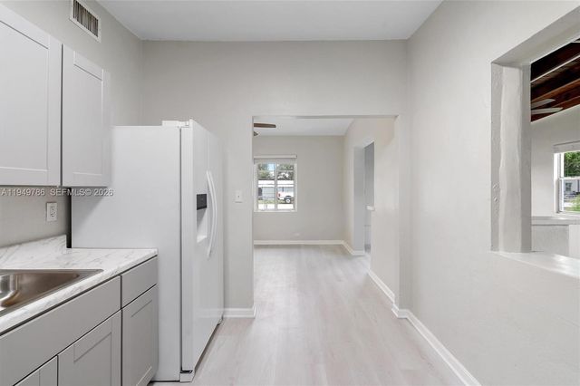 2201 NW 166th St, Miami Gardens, FL 33054