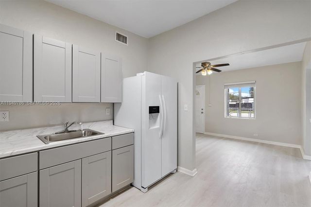 2201 NW 166th St, Miami Gardens, FL 33054