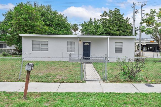 2201 NW 166th St, Miami Gardens, FL 33054