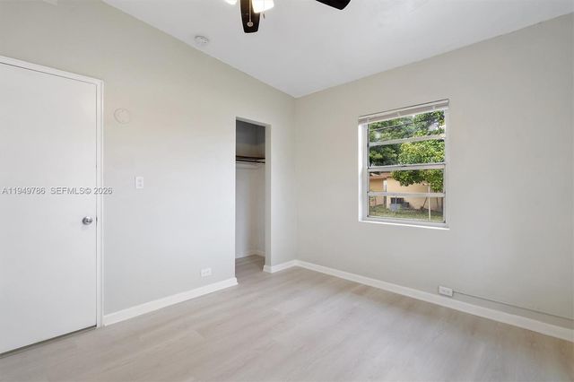 2201 NW 166th St, Miami Gardens, FL 33054